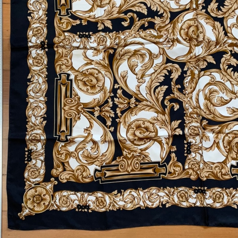 100% Silk Echo Elegant Black Gold Baroque Scarf 34” Square - Picture 5 of 9